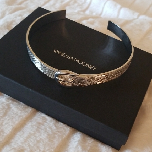 VANESSA MOONEY // queens buckle choker LAST FIRM - Picture 2 of 8